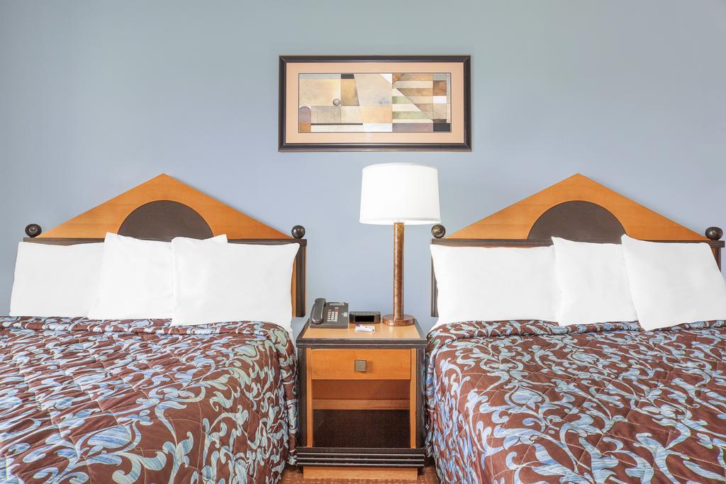 Belmont Inn Sudbury Exteriér fotografie